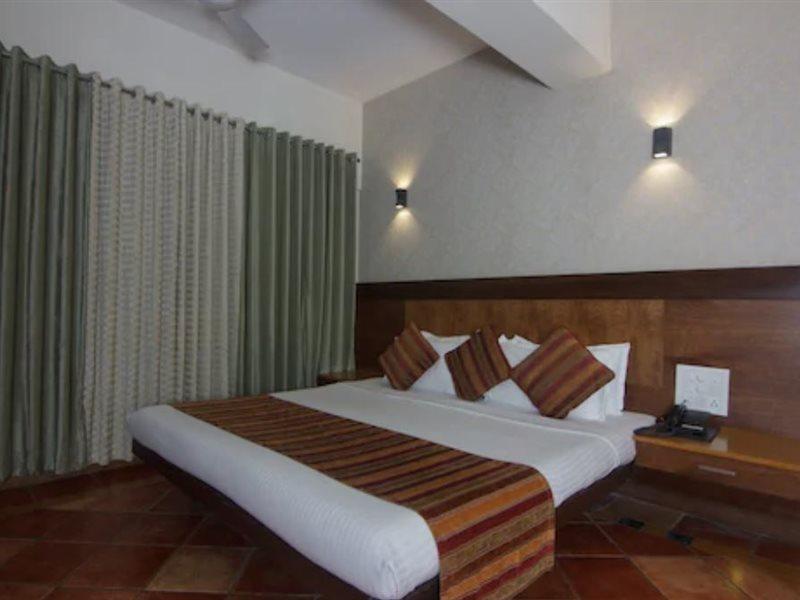 Hotel Chandralok 로나발라 외부 사진