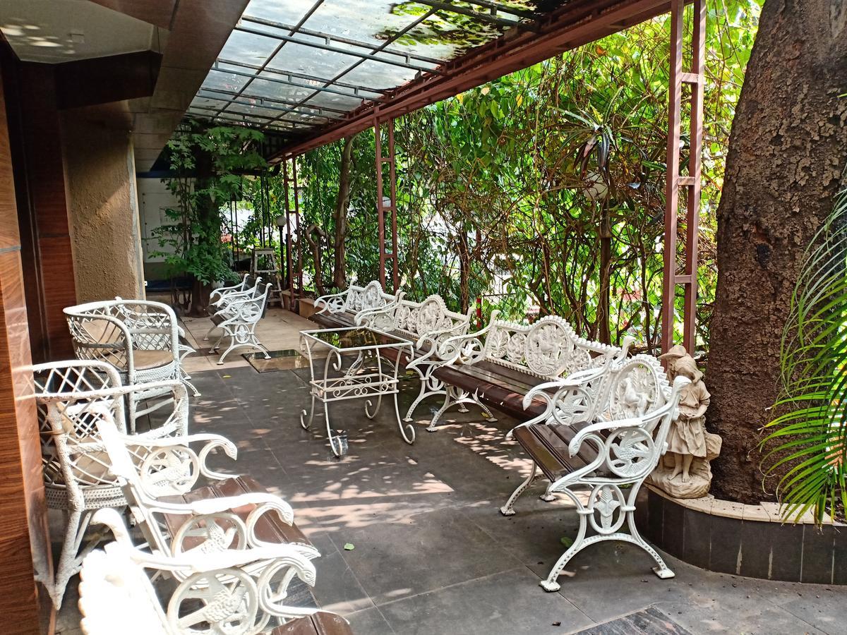 Hotel Chandralok 로나발라 외부 사진