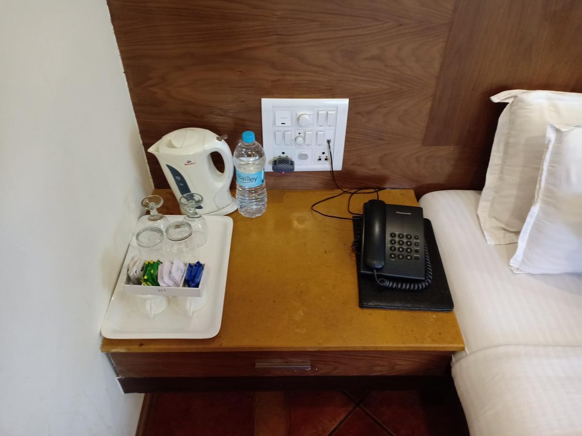 Hotel Chandralok 로나발라 외부 사진