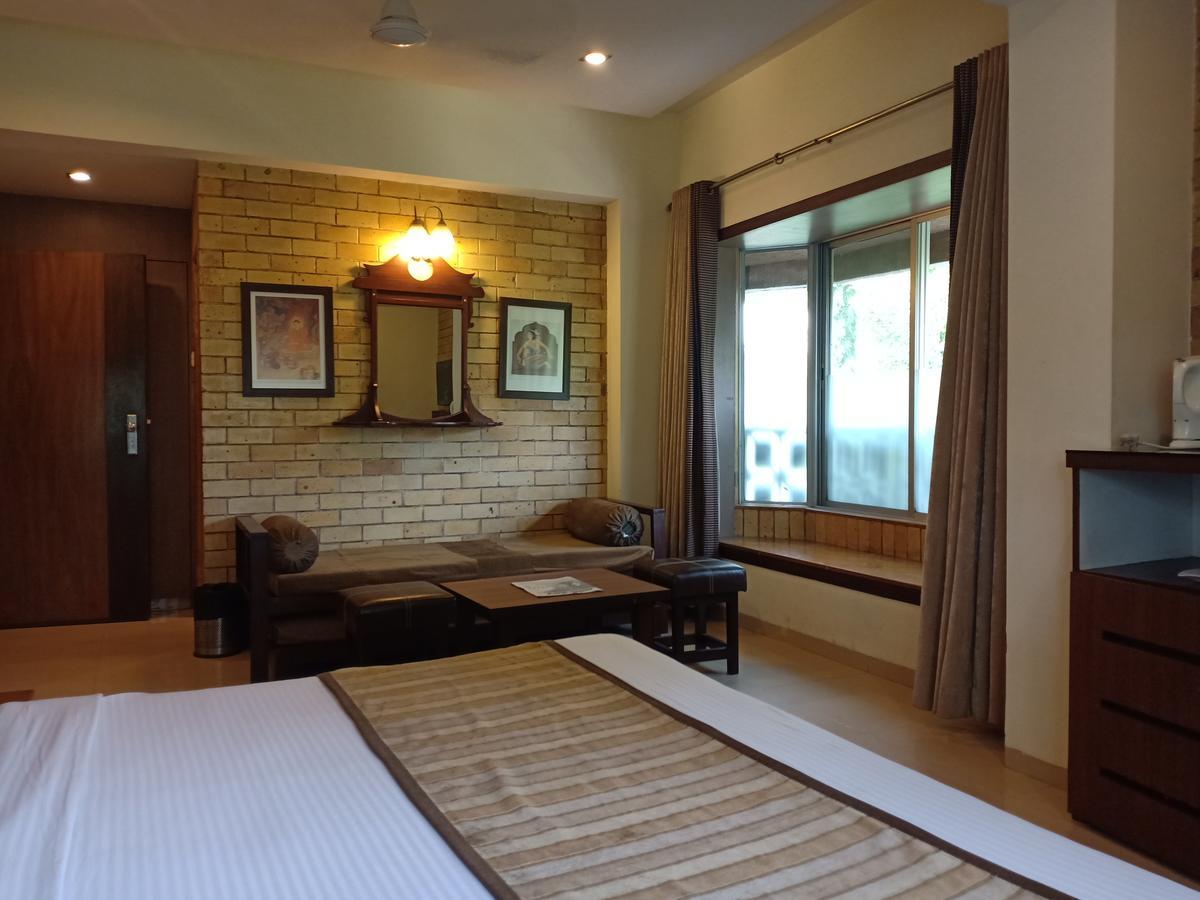 Hotel Chandralok 로나발라 외부 사진