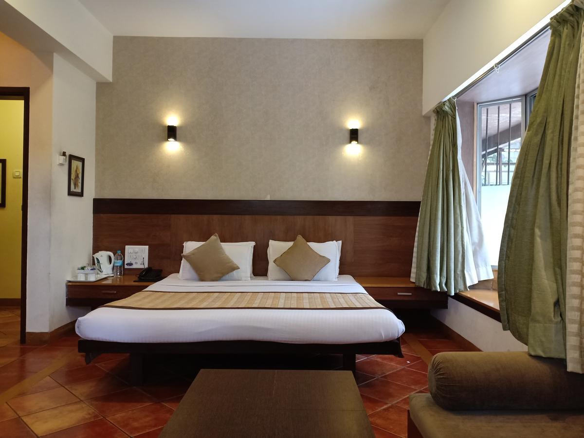Hotel Chandralok 로나발라 외부 사진