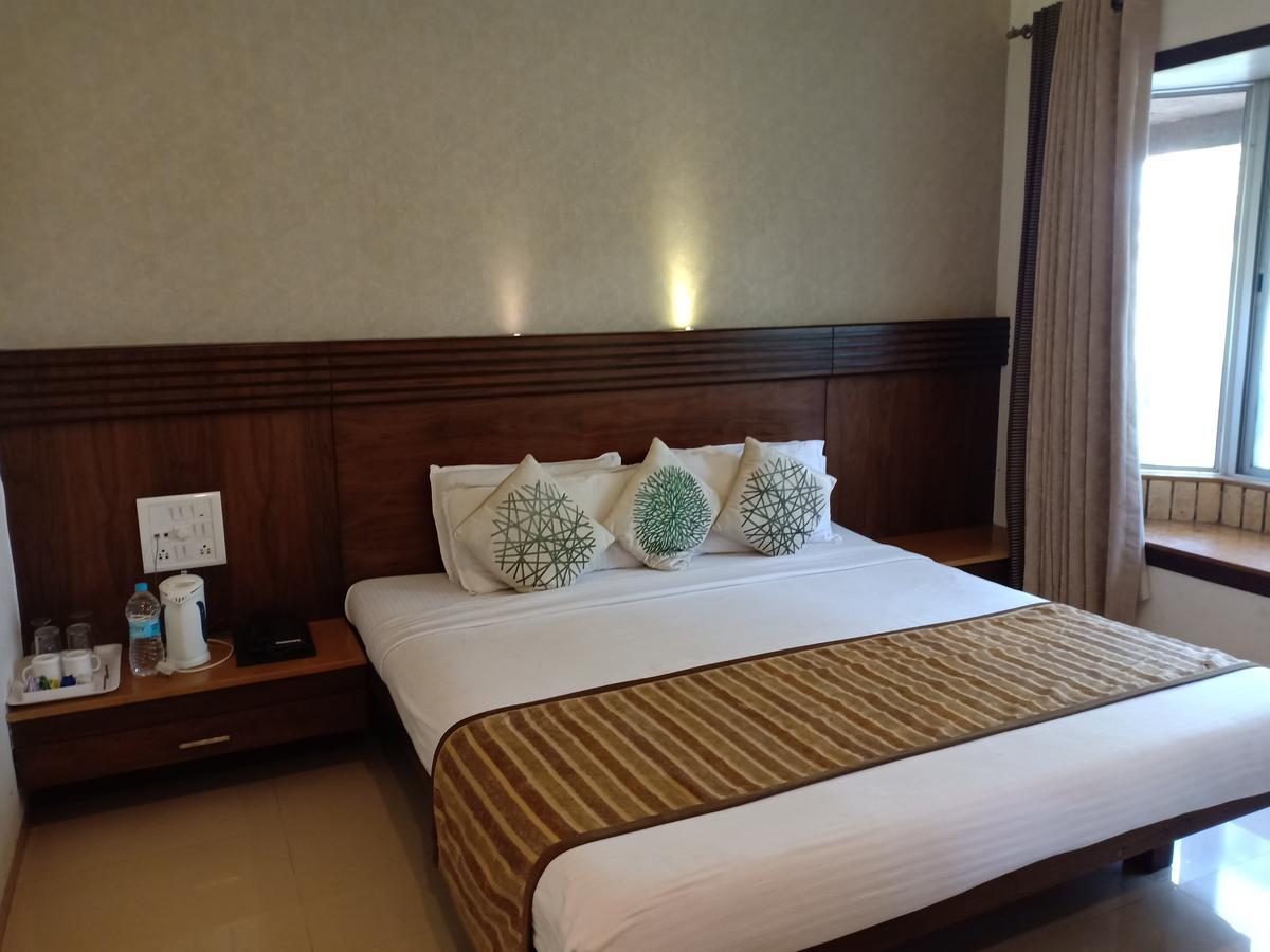 Hotel Chandralok 로나발라 외부 사진