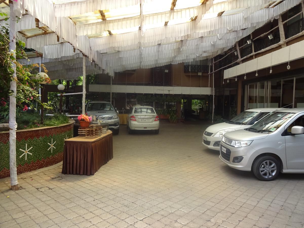 Hotel Chandralok 로나발라 외부 사진